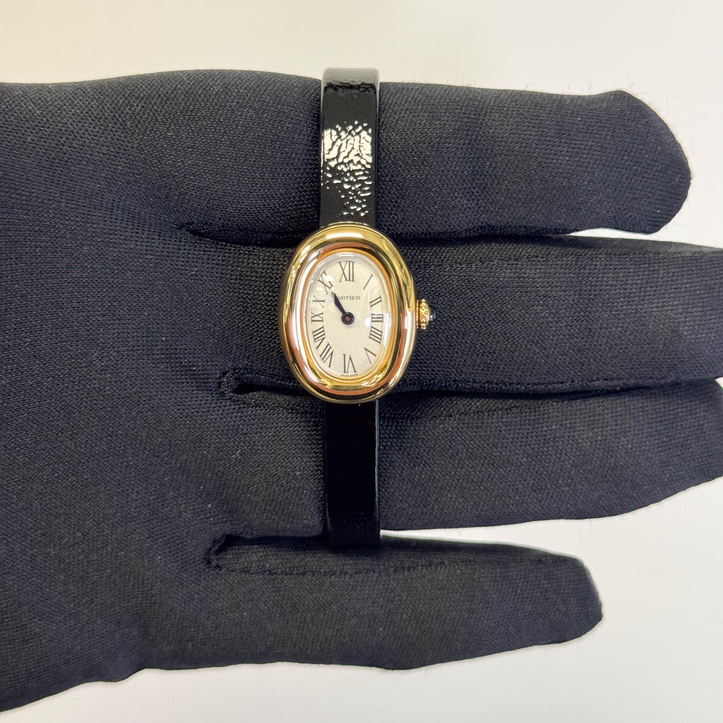 Cartier Baignoire 24.6 mm x 18.7 mm White Dial Watch Ref# WGBA0041